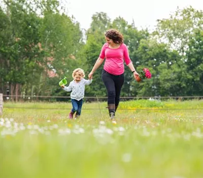 Ein Spielparadies für Kinder im eigenen Garten Ein Spielparadies für Kinder im eigenen Garten